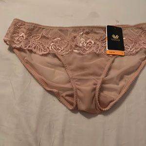 Wacoal tan brief. NWT